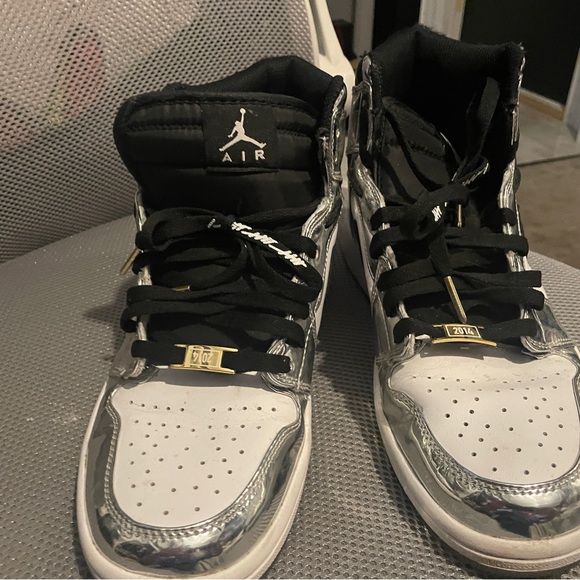 Jordans aq7476-016 - Kawhi Leonard's Air Jordan 1s - 2014 - Picture 2 of 7